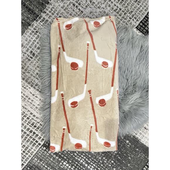 Ultra‎ Soft Plush Tan Hockey Stick Styled Throw Blanket 48”X60” - Picture 1 of 2